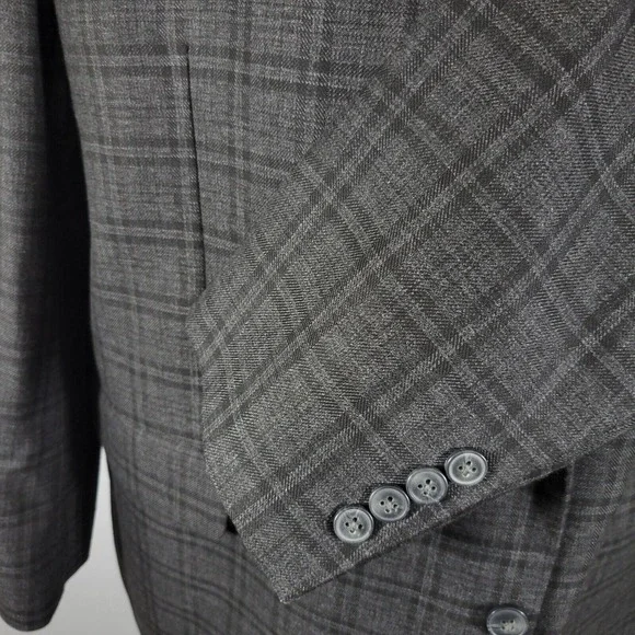 Haggar Mens Sport Coat Blazer Two Button Charcoal Gray Plaid Polyester blend 52L
